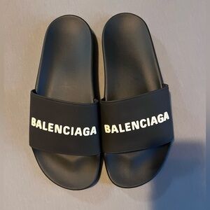 Balenciage Pool slides